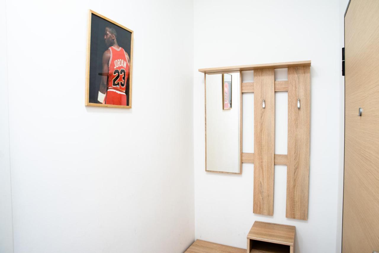 Apartman Black Star Apartment Нови Сад Екстериор снимка