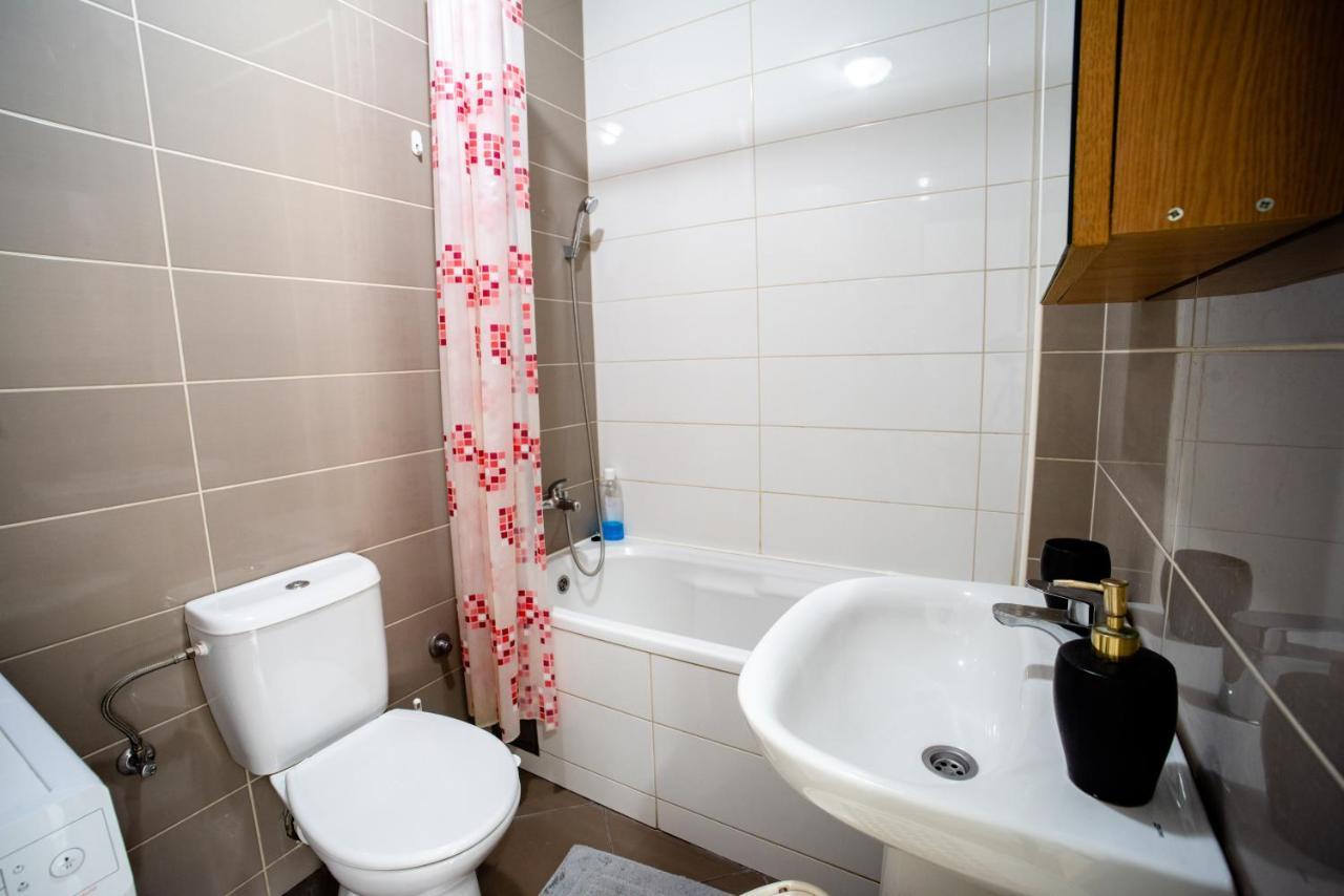 Apartman Black Star Apartment Нови Сад Екстериор снимка